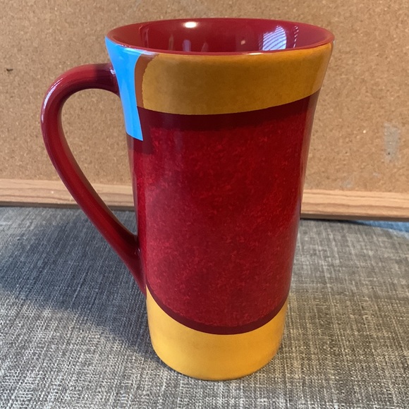 Disney Store Winnie the Pooh Bottom Face mug - Picture 3 of 6